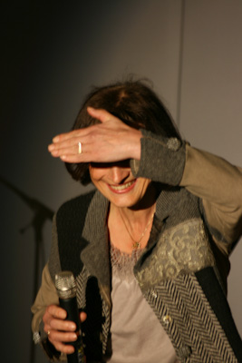 Ursula Röper blickzt ins Publikum